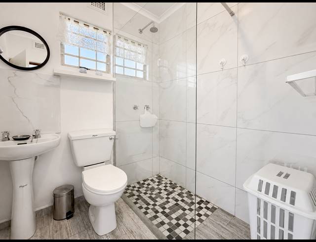 200M² LODGE FOR SALE IN GLENMORE